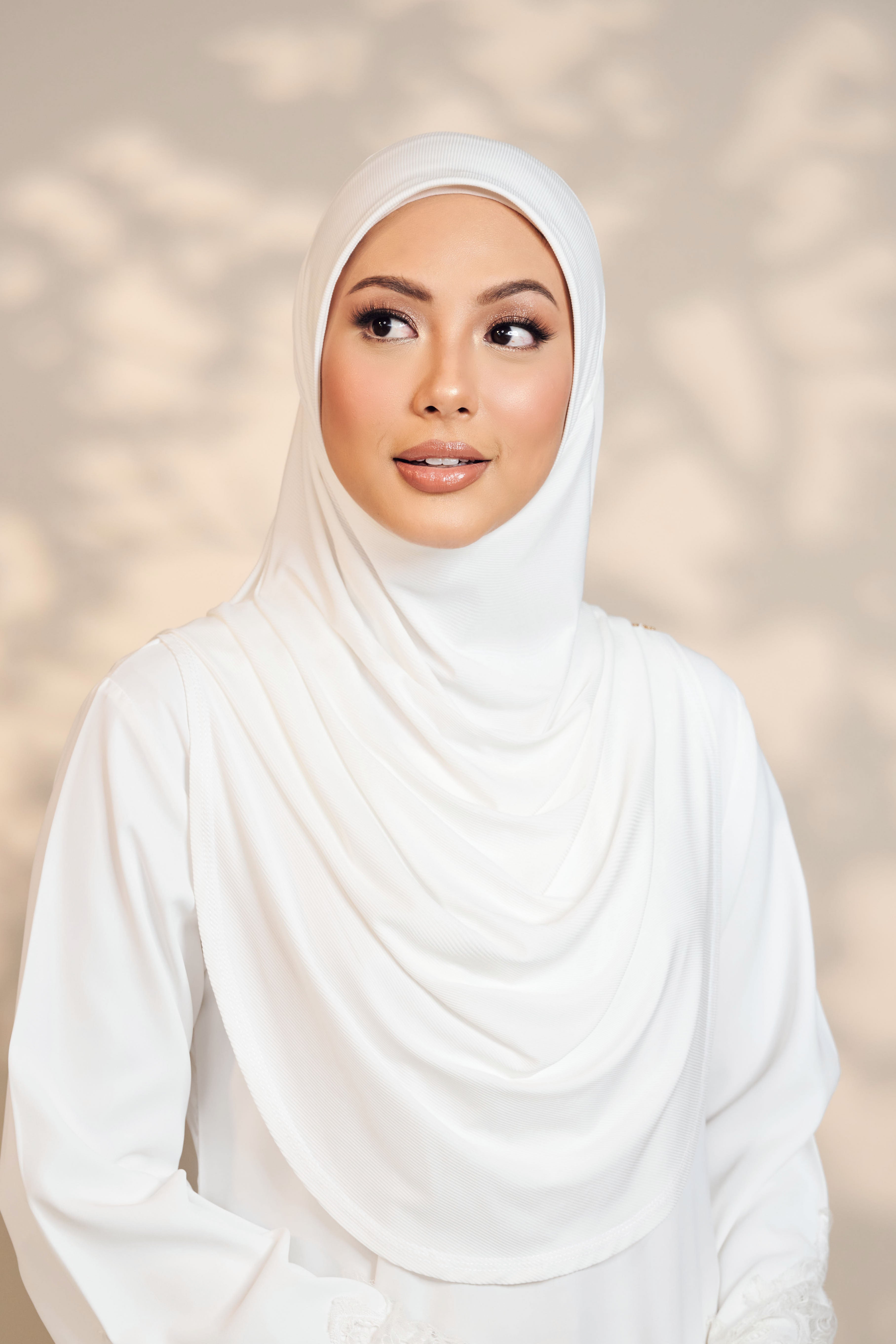 Mega Instant: White