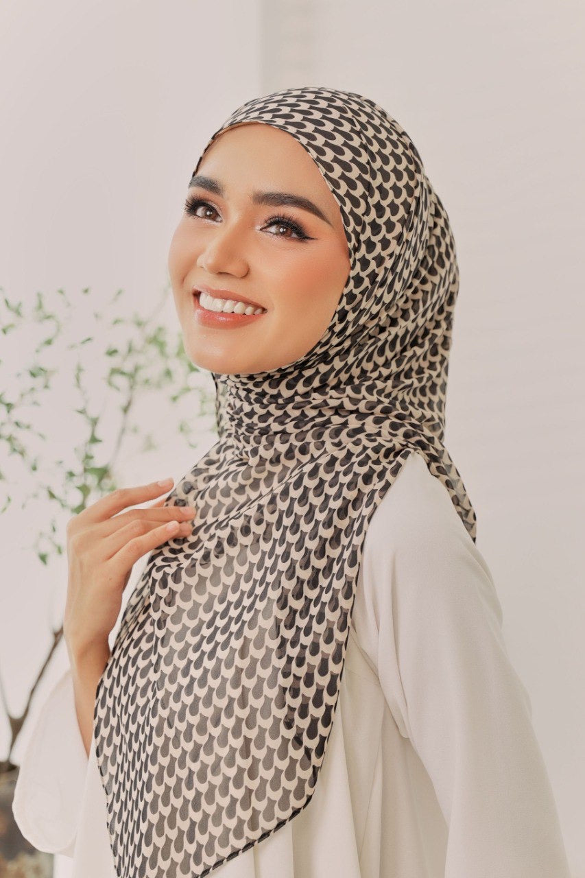 Adra Ironless Shawl: Kate