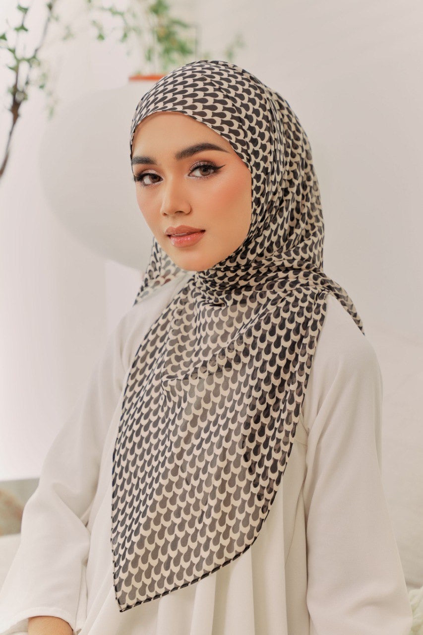 Adra Ironless Shawl: Kate