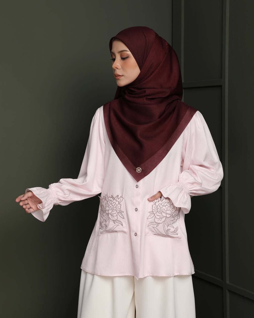 Lilya embroidery Top