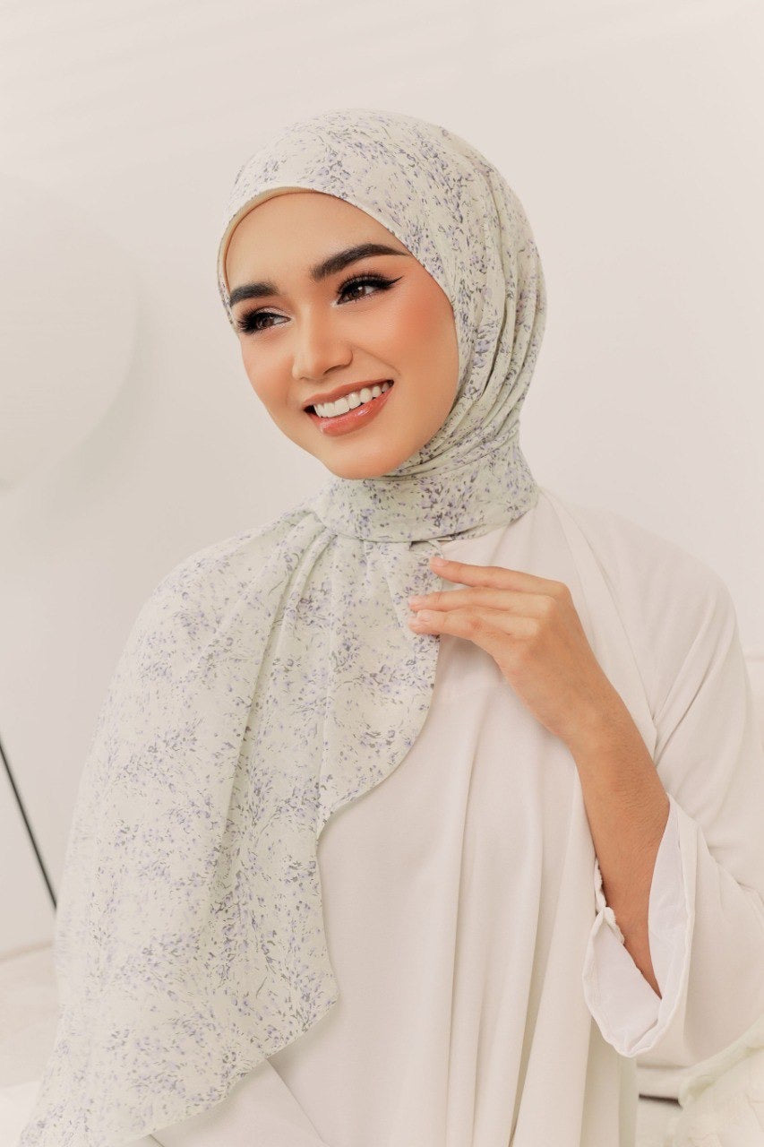 Adra Ironless Shawl: Annalese