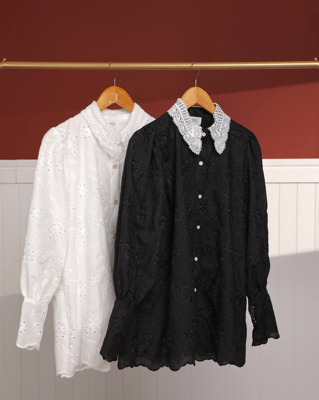 Aurela Eyelet Top